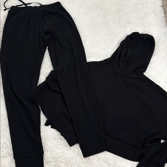 💕 Alo Yoga Muse Hoodie & Jogger Set Size S/M - Picture 3 of 5